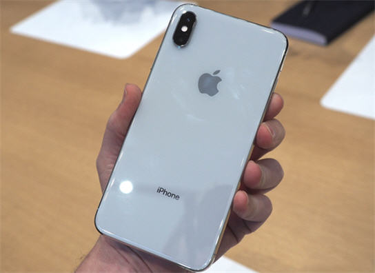 Apple iPhone XS Full Specifications and Price » PhoneScanner